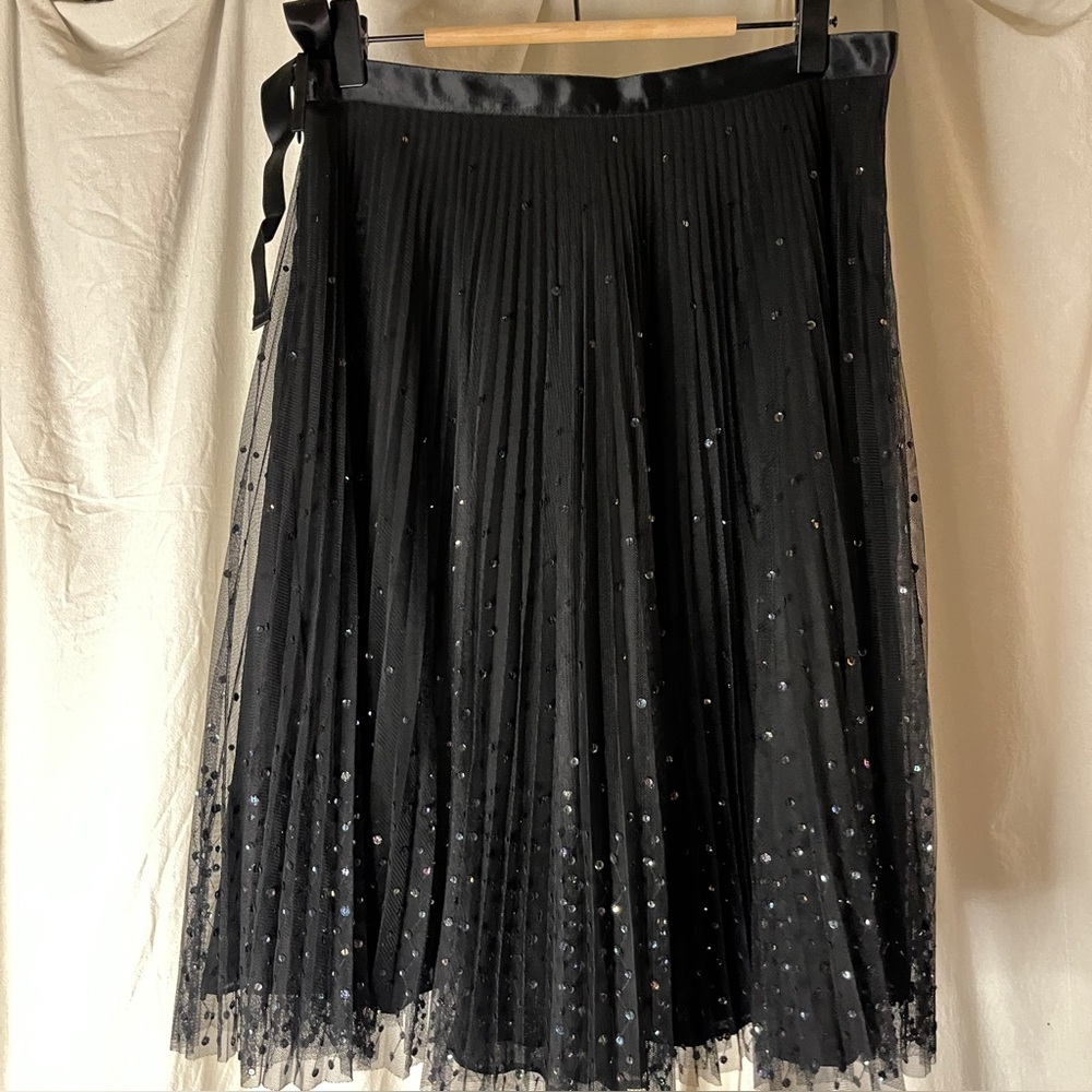 Elegant Black Pleated Skirt